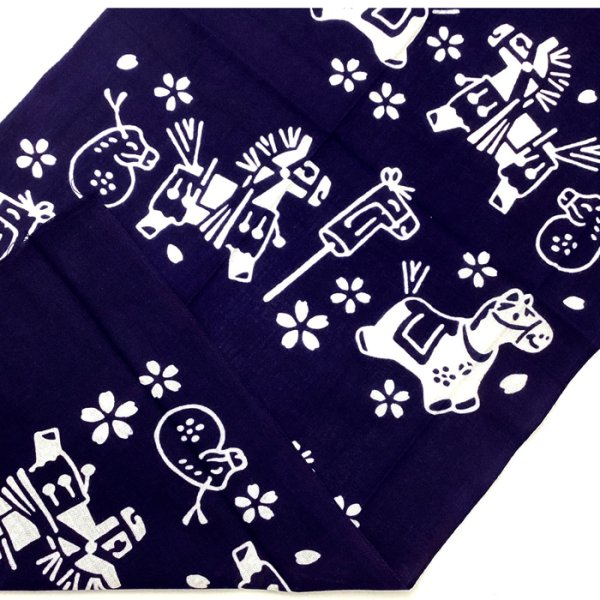 画像3: 手ぬぐい 午 馬 【公式】 うま かわいい 干支 手拭い てぬぐい 注染 壁掛け 紺 赤 日本製 (3)